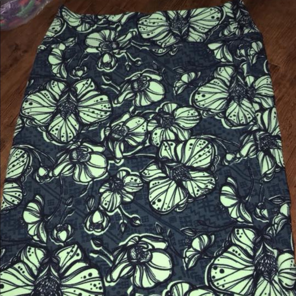 LulaRoe Cassie